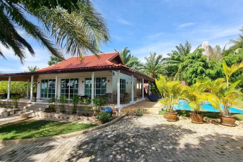 Villa in Phuket, Thailand 2 bedrooms № 171566 - photo 21