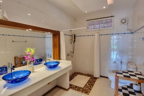 Villa in Phuket, Thailand 2 bedrooms № 171566 - photo 13