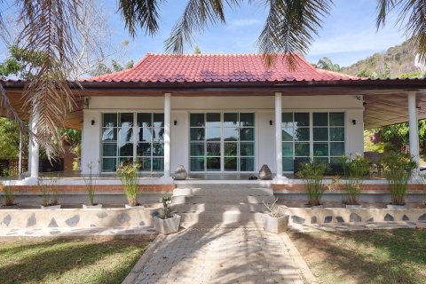 Villa in Phuket, Thailand 2 bedrooms № 171566 - photo 3