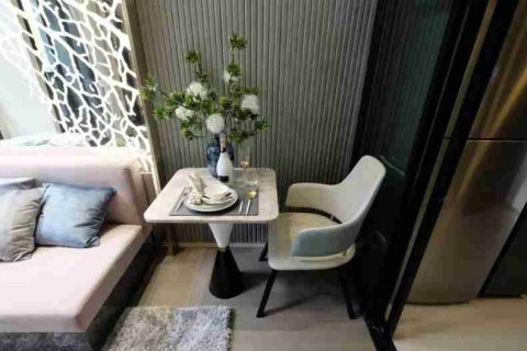 Condo in Thonburi, Bangkok, Thailand, 2 bedrooms  № 183997 - photo 6