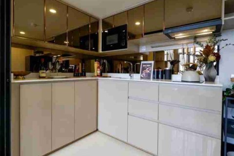 Condo in Phaya Thai, Bangkok, Thailand, 1 bedroom  № 183995 - photo 15