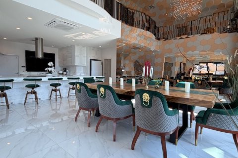 Villa in Phuket, Thailand 6 bedrooms № 164304 - photo 16