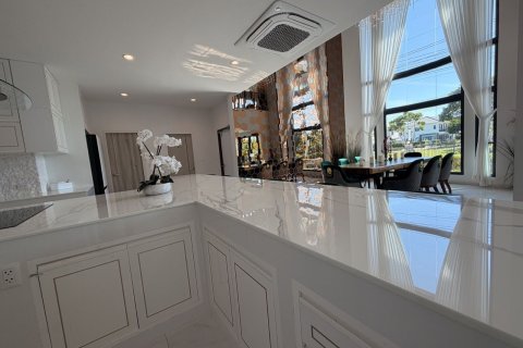 Villa in Phuket, Thailand 6 bedrooms № 164304 - photo 17