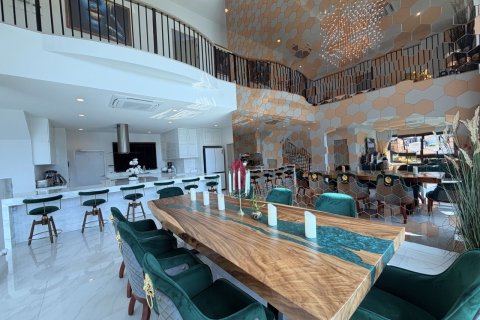 Villa in Phuket, Thailand 6 bedrooms № 164304 - photo 18