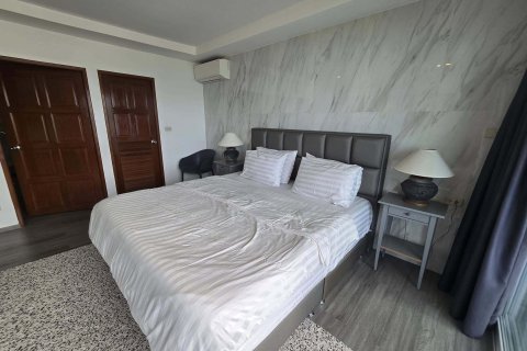 Townhouse in Kathu, Thailand 3 bedrooms № 164223 - photo 6