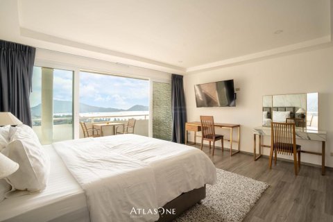 Townhouse in Kathu, Thailand 3 bedrooms № 164223 - photo 12