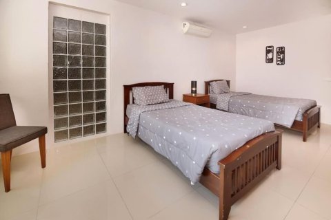 Villa in Pattaya, Thailand 6 bedrooms № 164227 - photo 14