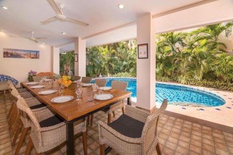 Villa in Pattaya, Thailand 6 bedrooms № 164227 - photo 28