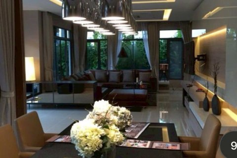 House in Suan Luang, Bangkok, Thailand 6 bedrooms № 164228 - photo 2