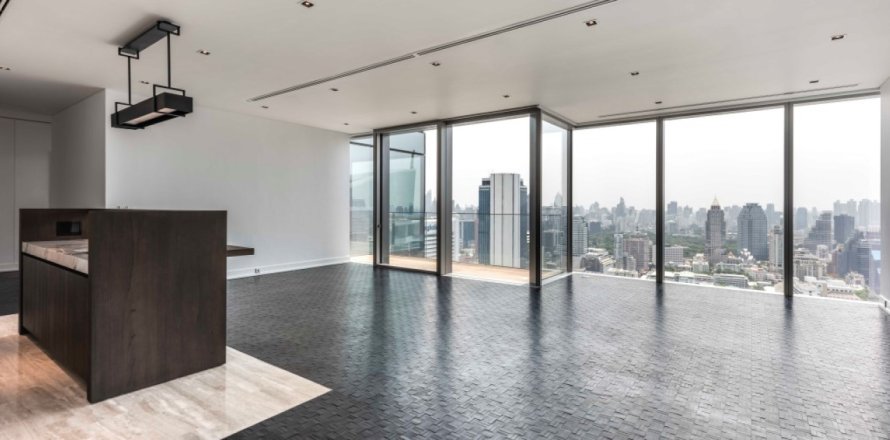 Condo in Bangkok, Thailand, 4 bedrooms  № 180886
