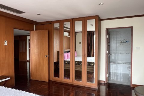 Кондоминиум с 2 спальнями в Кхлонг Сане, Бангкок, Таиланд № 151414 - фото 12