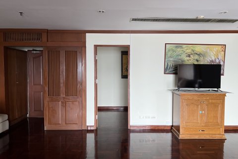 Кондоминиум с 2 спальнями в Кхлонг Сане, Бангкок, Таиланд № 151414 - фото 2