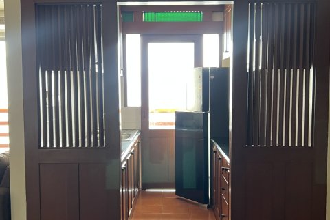 Кондоминиум с 2 спальнями в Кхлонг Сане, Бангкок, Таиланд № 151414 - фото 14