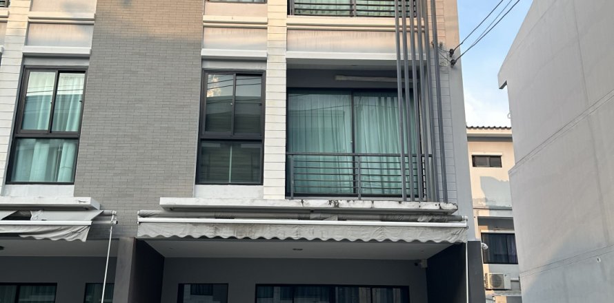 Таунхаус в Бангкоке, Таиланд с 3 спальнями № 151412