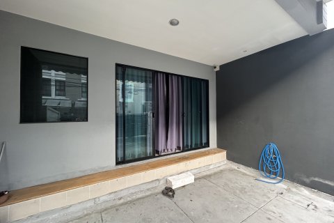 Таунхаус в Бангкоке, Таиланд с 3 спальнями № 151412 - фото 2