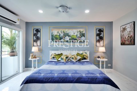 House in Pattaya, Thailand 4 bedrooms № 198282 - photo 11