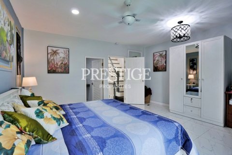 House in Pattaya, Thailand 4 bedrooms № 198282 - photo 12