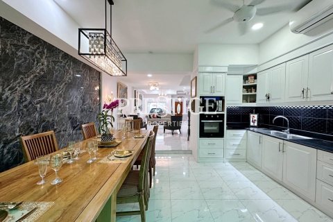 House in Pattaya, Thailand 4 bedrooms № 198282 - photo 4