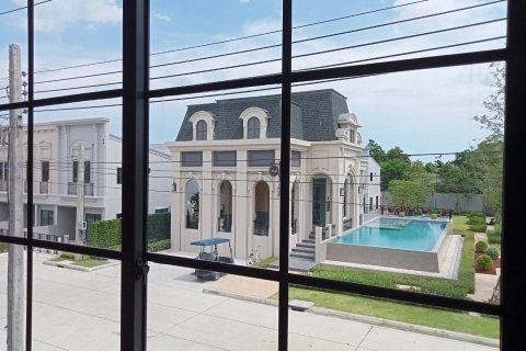 Townhouse in Bang Kaeo, Thailand 3 bedrooms № 161916 - photo 4