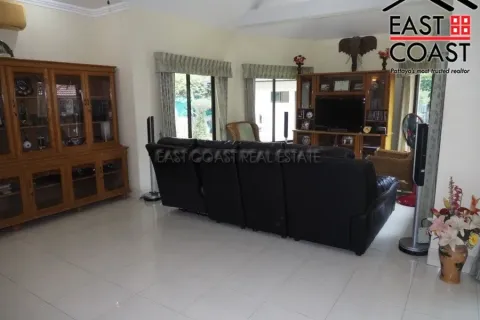 Casa de 4 dormitorios en Pattaya, Tailandia № 213316 - foto 10