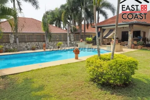 Casa de 4 dormitorios en Pattaya, Tailandia № 213316 - foto 6