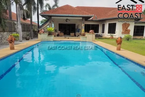 Casa de 4 dormitorios en Pattaya, Tailandia № 213316 - foto 7