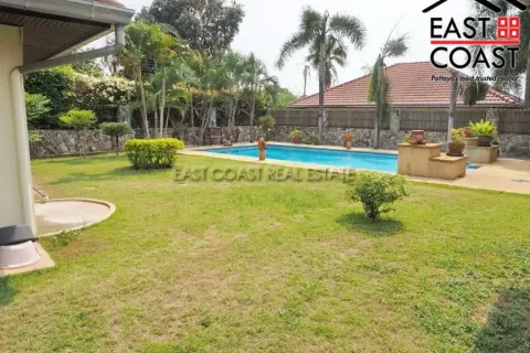 Casa de 4 dormitorios en Pattaya, Tailandia № 213316 - foto 3