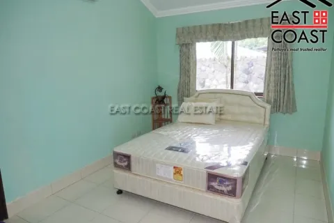 Casa de 4 dormitorios en Pattaya, Tailandia № 213316 - foto 16