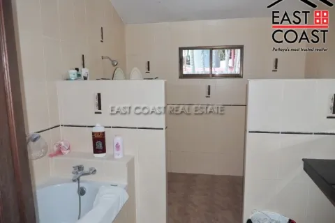 Casa de 4 dormitorios en Pattaya, Tailandia № 213316 - foto 13