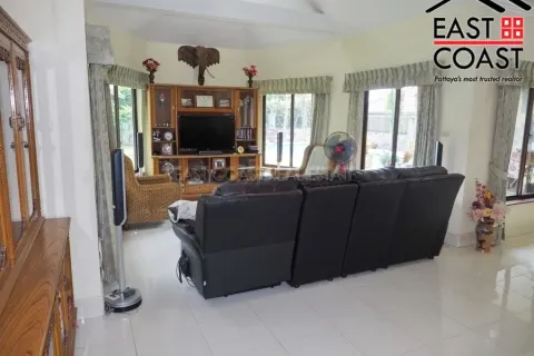Casa de 4 dormitorios en Pattaya, Tailandia № 213316 - foto 8