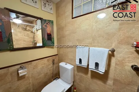 Casa de 5 dormitorios en Pattaya, Tailandia № 213318 - foto 26