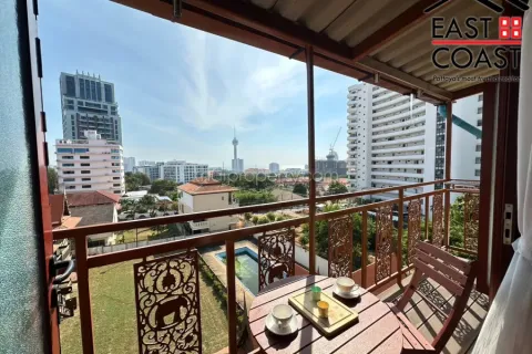 Casa de 5 dormitorios en Pattaya, Tailandia № 213318 - foto 4