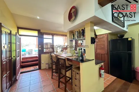Casa de 5 dormitorios en Pattaya, Tailandia № 213318 - foto 12