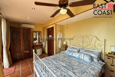 Casa de 5 dormitorios en Pattaya, Tailandia № 213318 - foto 6