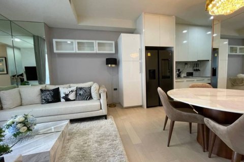 Кондоминиум с 3 спальнями в Пхракханонге, Бангкок, Таиланд № 153945 - фото 2