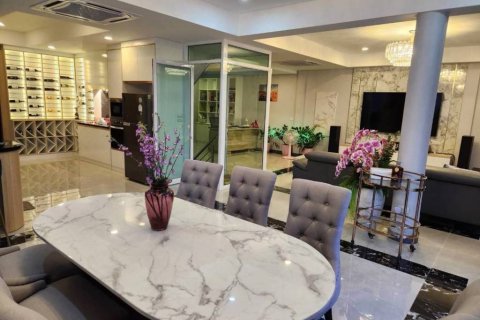 Вилла в Паттайе, Таиланд с 5 спальнями  № 153942 - фото 4