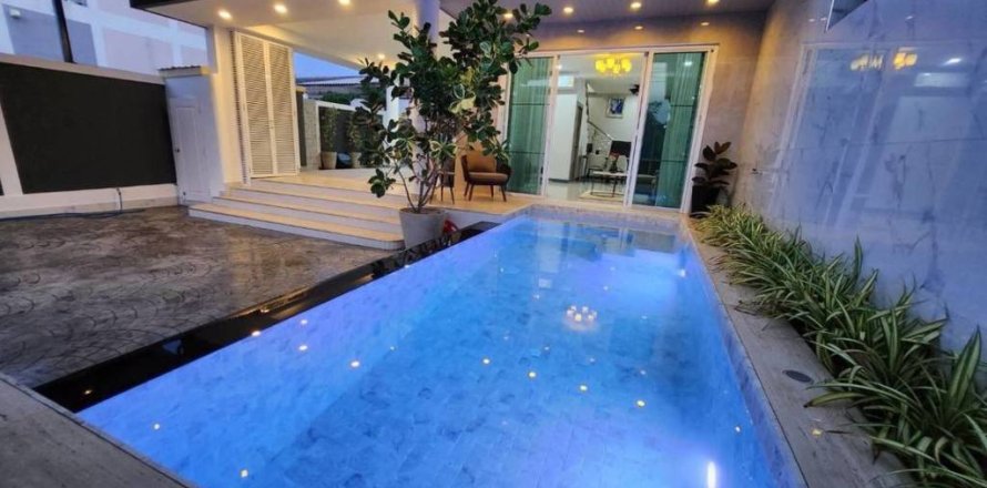 Вилла в Паттайе, Таиланд с 5 спальнями  № 153942