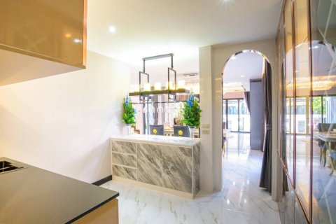 Villa à Pattaya, Thaïlande 4 chambres № 153944 - photo 10