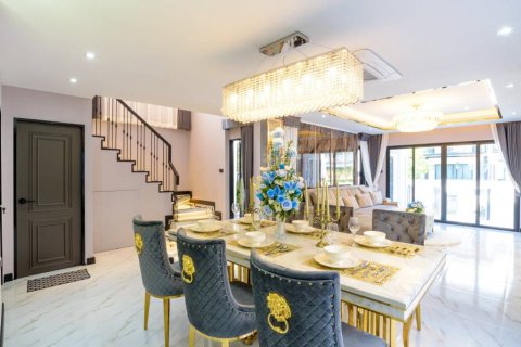 Villa à Pattaya, Thaïlande 4 chambres № 153944 - photo 8