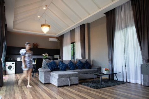 House in Cha-am, Thailand 3 bedrooms № 154281 - photo 2