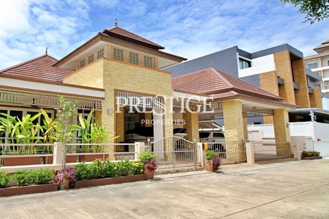 House in Pattaya, Thailand 3 bedrooms № 198682 - photo 26
