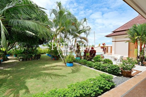 House in Pattaya, Thailand 3 bedrooms № 198682 - photo 19