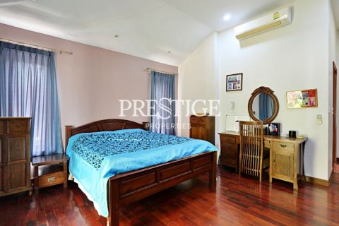 House in Pattaya, Thailand 3 bedrooms № 198682 - photo 9