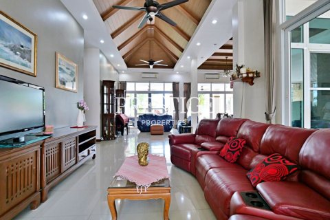 House in Pattaya, Thailand 3 bedrooms № 198682 - photo 4