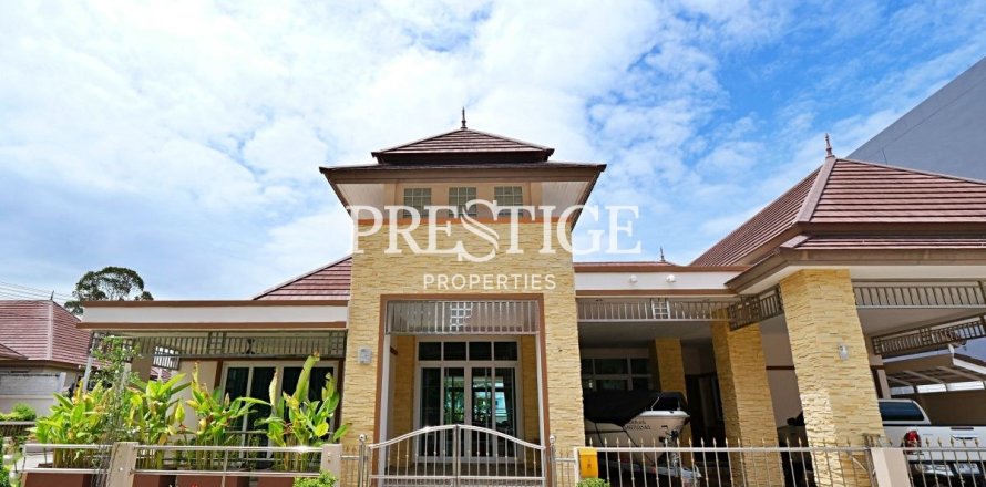 House in Pattaya, Thailand 3 bedrooms № 198682