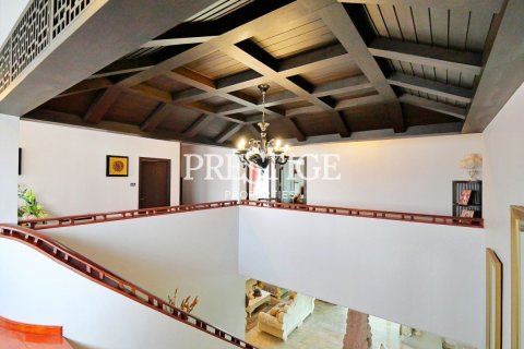 House in Pattaya, Thailand 7 bedrooms № 198683 - photo 18