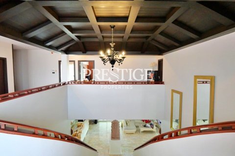 House in Pattaya, Thailand 7 bedrooms № 198683 - photo 17