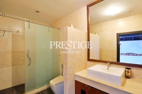House in Pattaya, Thailand 7 bedrooms № 198683 - photo 23