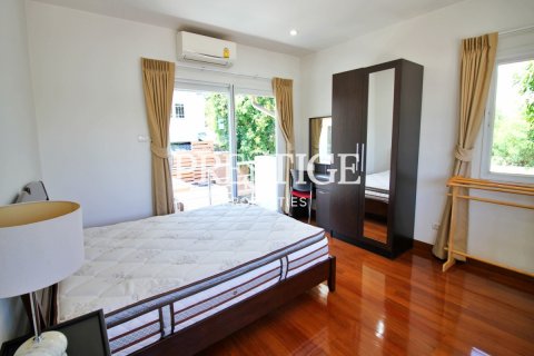 House in Pattaya, Thailand 3 bedrooms № 198680 - photo 15