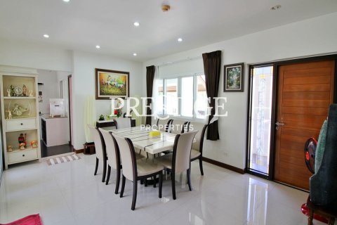 House in Pattaya, Thailand 3 bedrooms № 198680 - photo 6